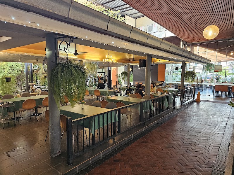 Ploen Restaurant