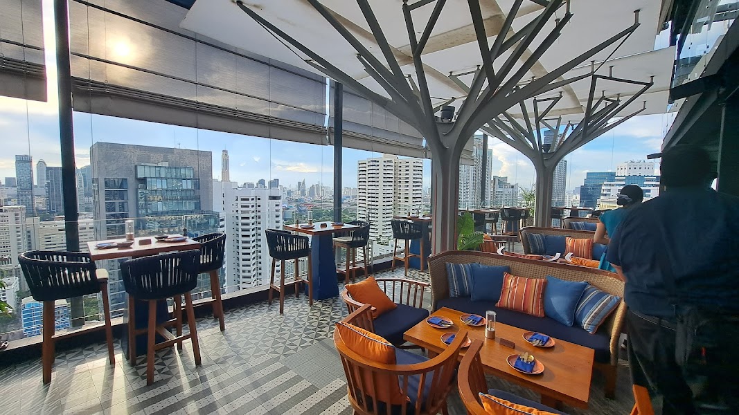 Above Eleven Rooftop Bar & Restaurant — photo 5