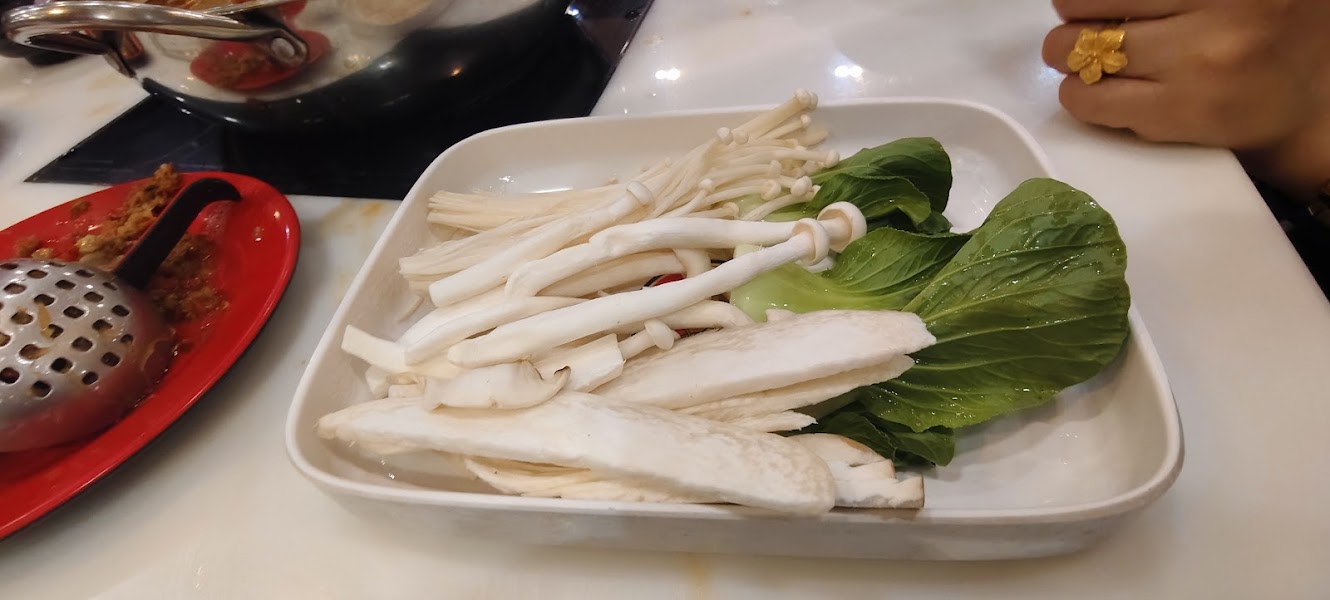 Suki Teenoi Srinakarin Market — photo 2
