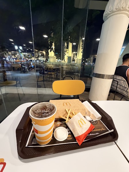 McDonald's Ratchadamnoen — photo 4
