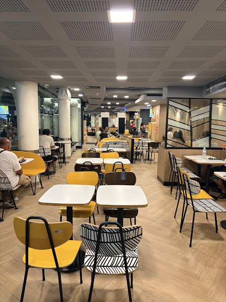 McDonald's Ratchadamnoen — photo 5